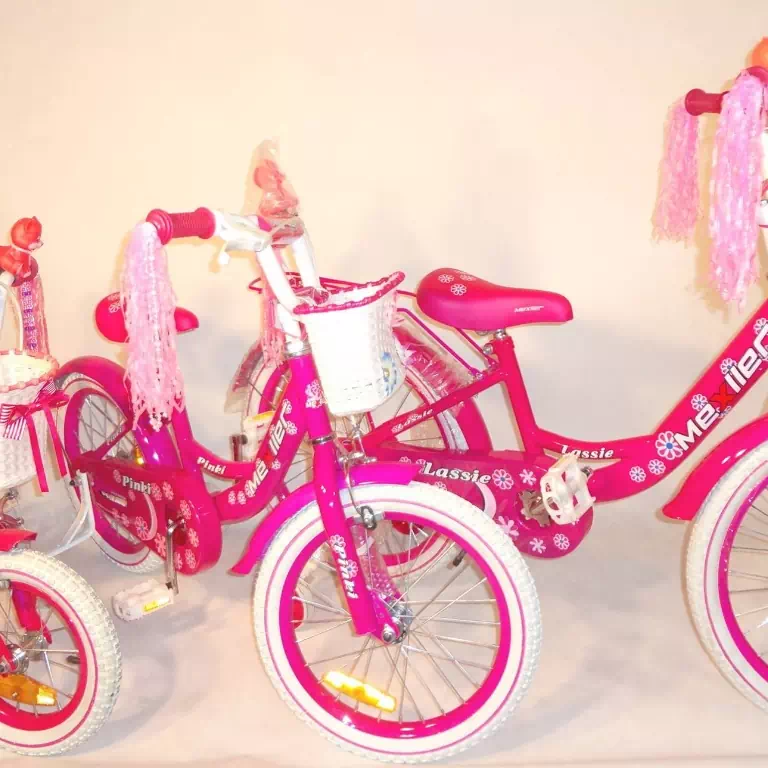 dziewczynka na rowerze